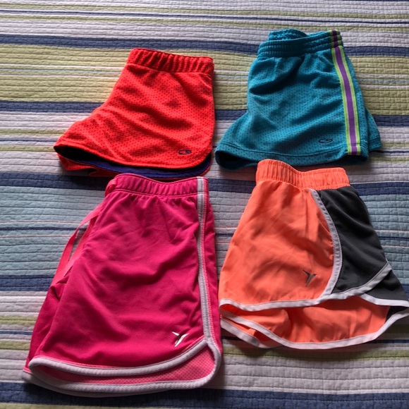 Girls bundle of 4 Workout shorts sizes S and M - Picture 3 of 7
